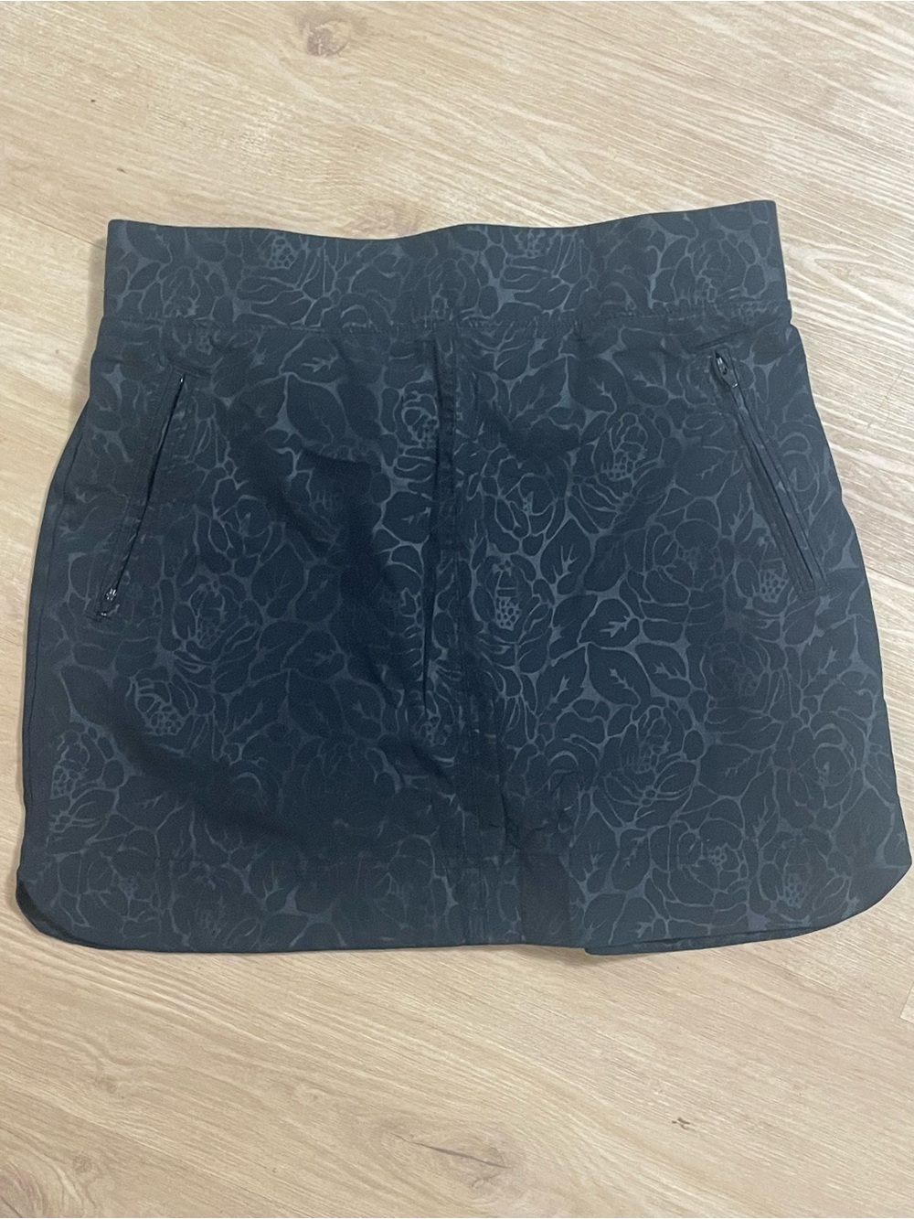 Orvis Black Floral Print Skort